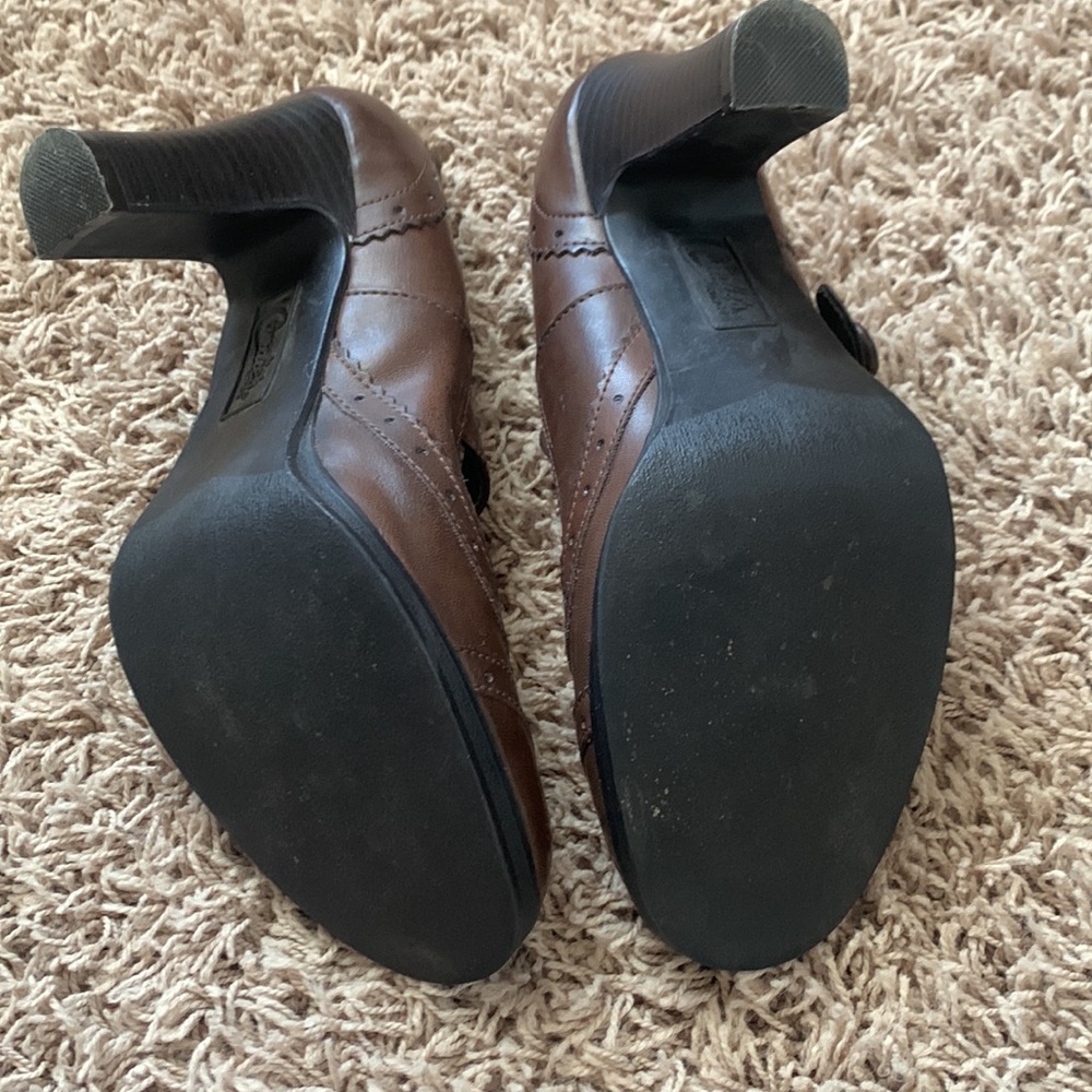 Candie's Brown Mary Jane Heels - Picture 12 of 12